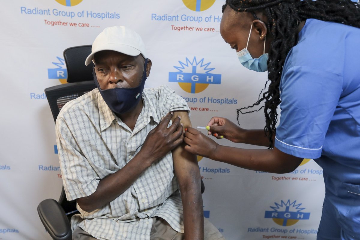 Varianta Omicron și accesul țărilor sărace  la vaccinare 195335