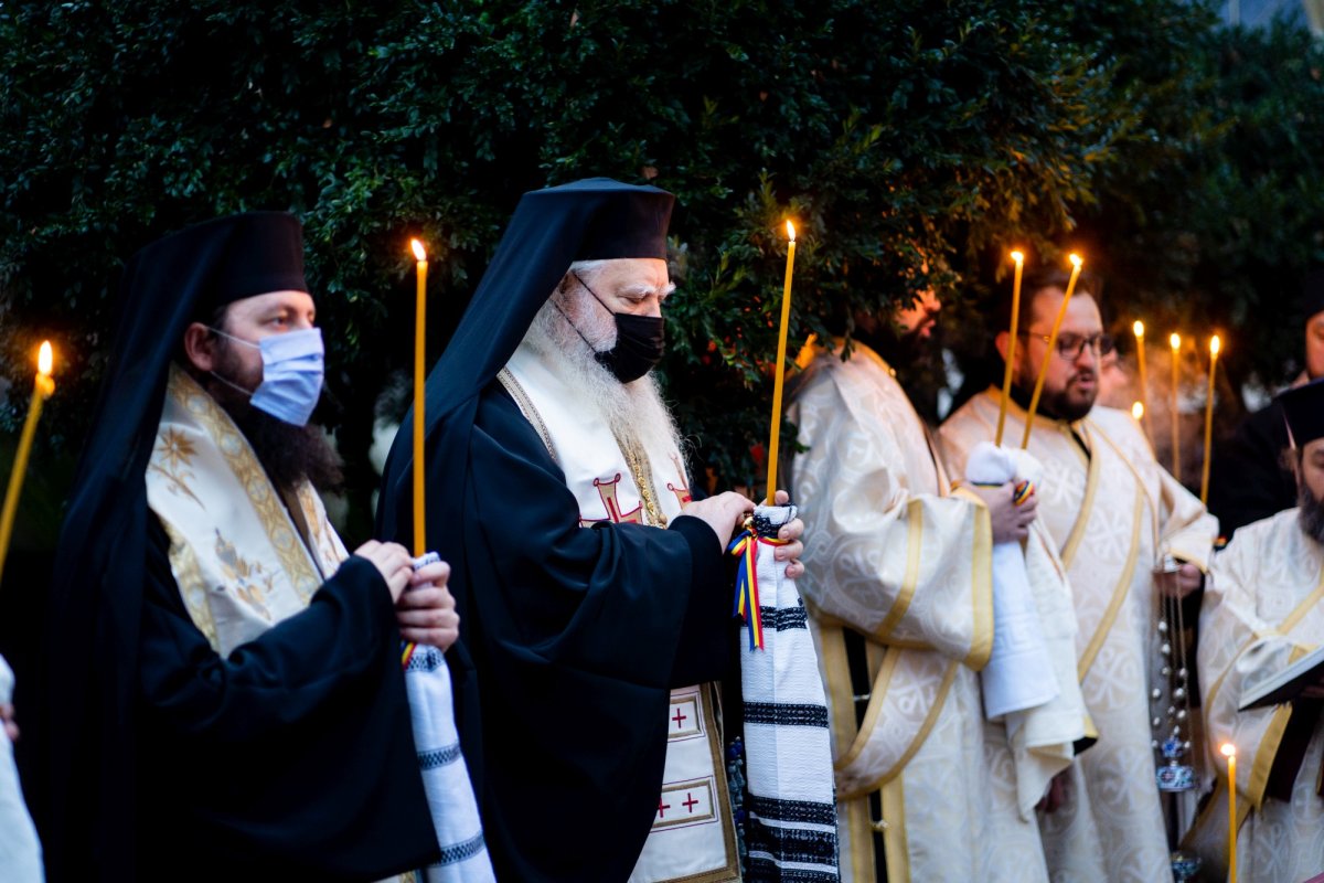 Binecuvântarea prescurăriei din incinta mănăstirii sucevene Cămârzani 195643