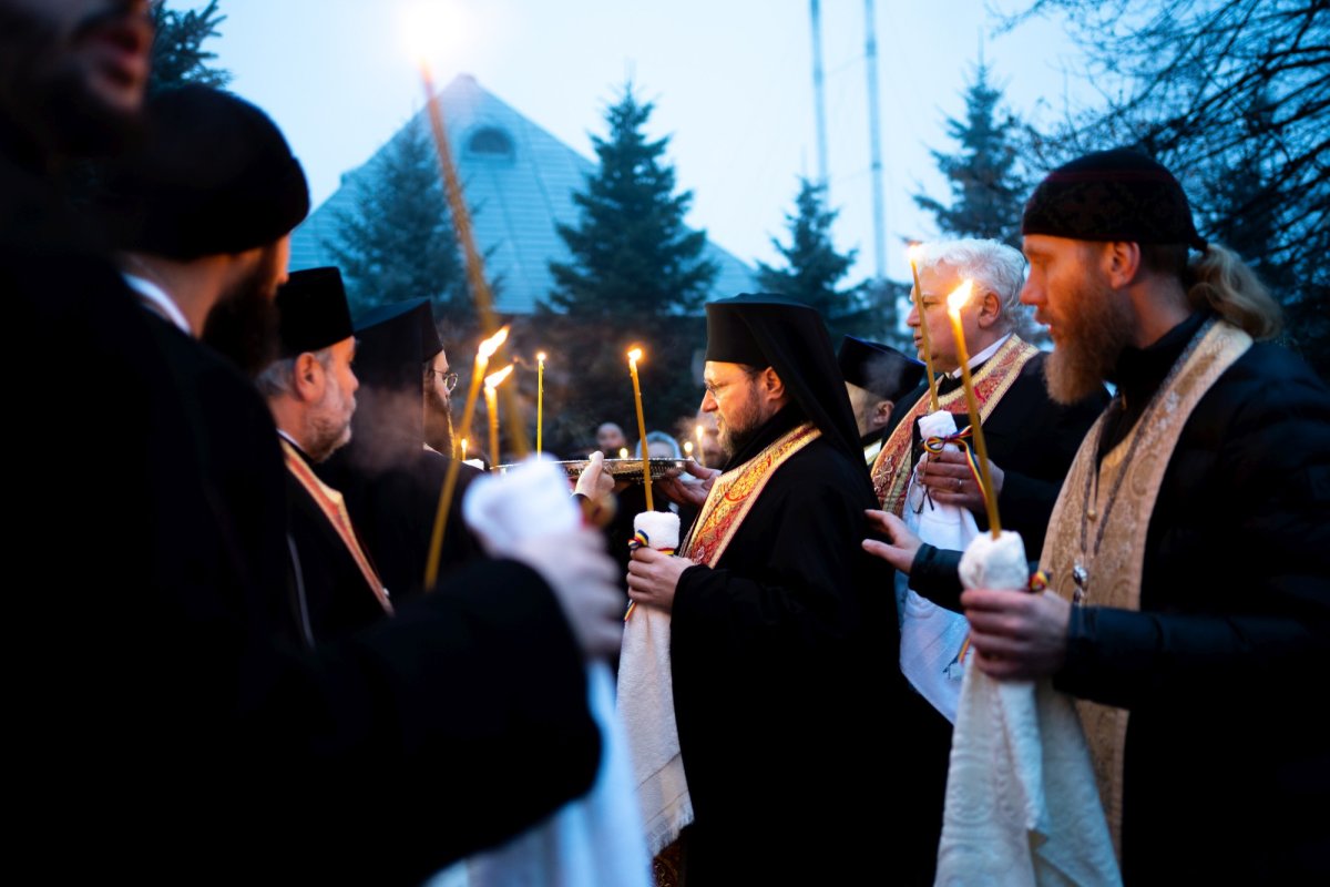 Binecuvântarea prescurăriei din incinta mănăstirii sucevene Cămârzani 195648