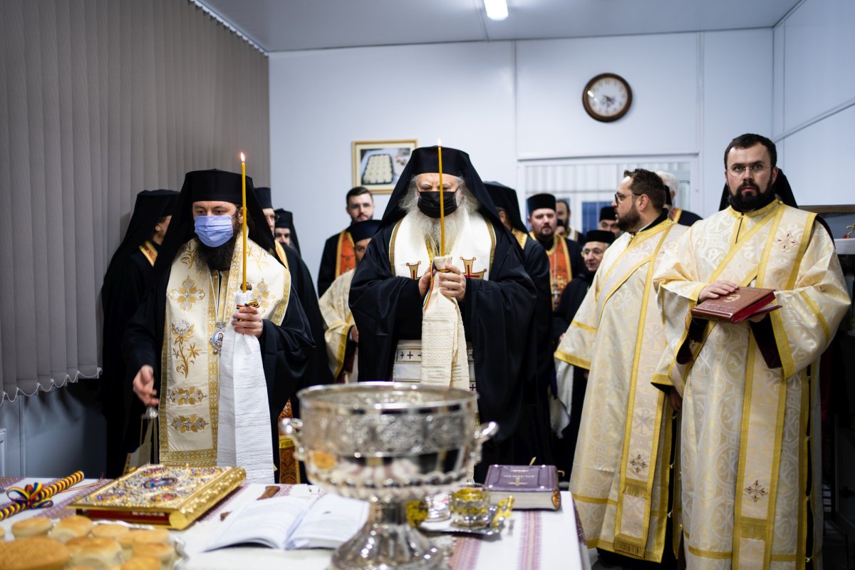 Binecuvântarea prescurăriei din incinta mănăstirii sucevene Cămârzani 195650