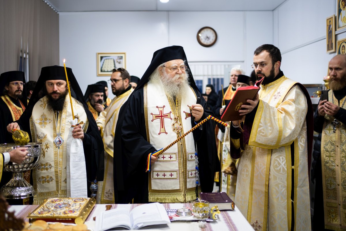 Binecuvântarea prescurăriei din incinta mănăstirii sucevene Cămârzani 195651