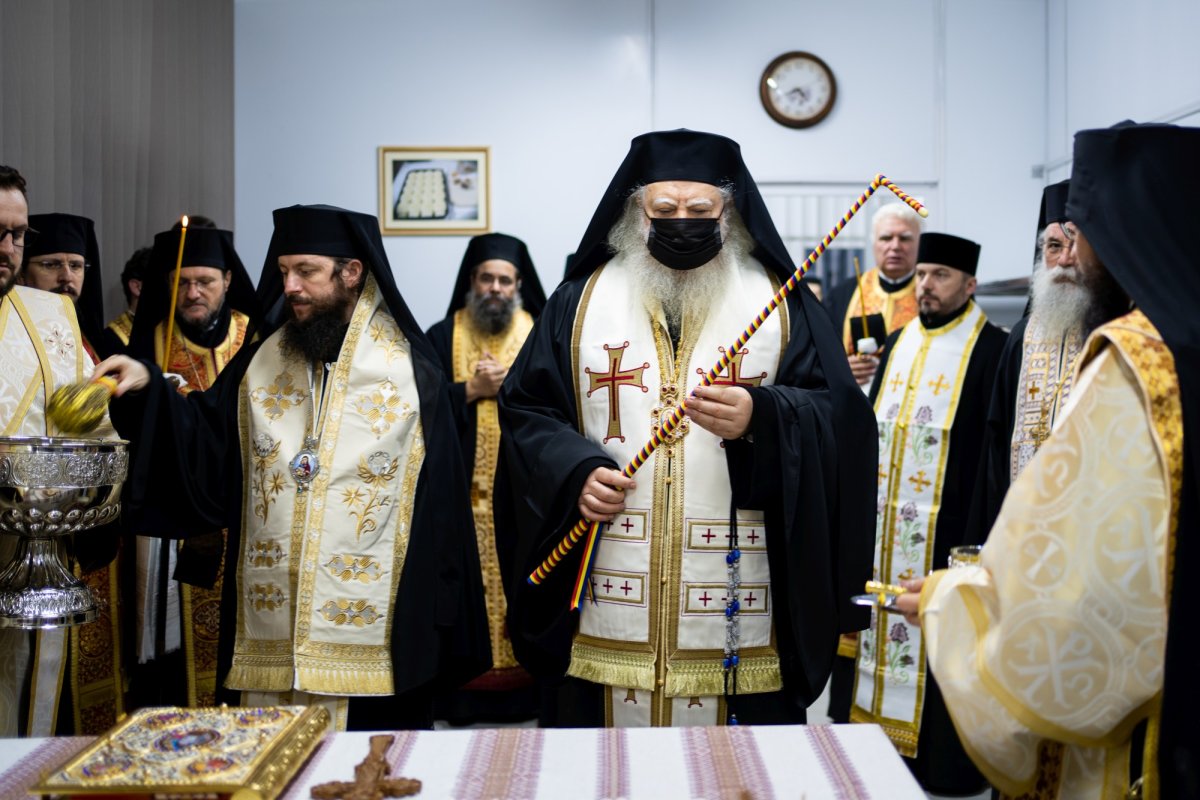 Binecuvântarea prescurăriei din incinta mănăstirii sucevene Cămârzani 195654