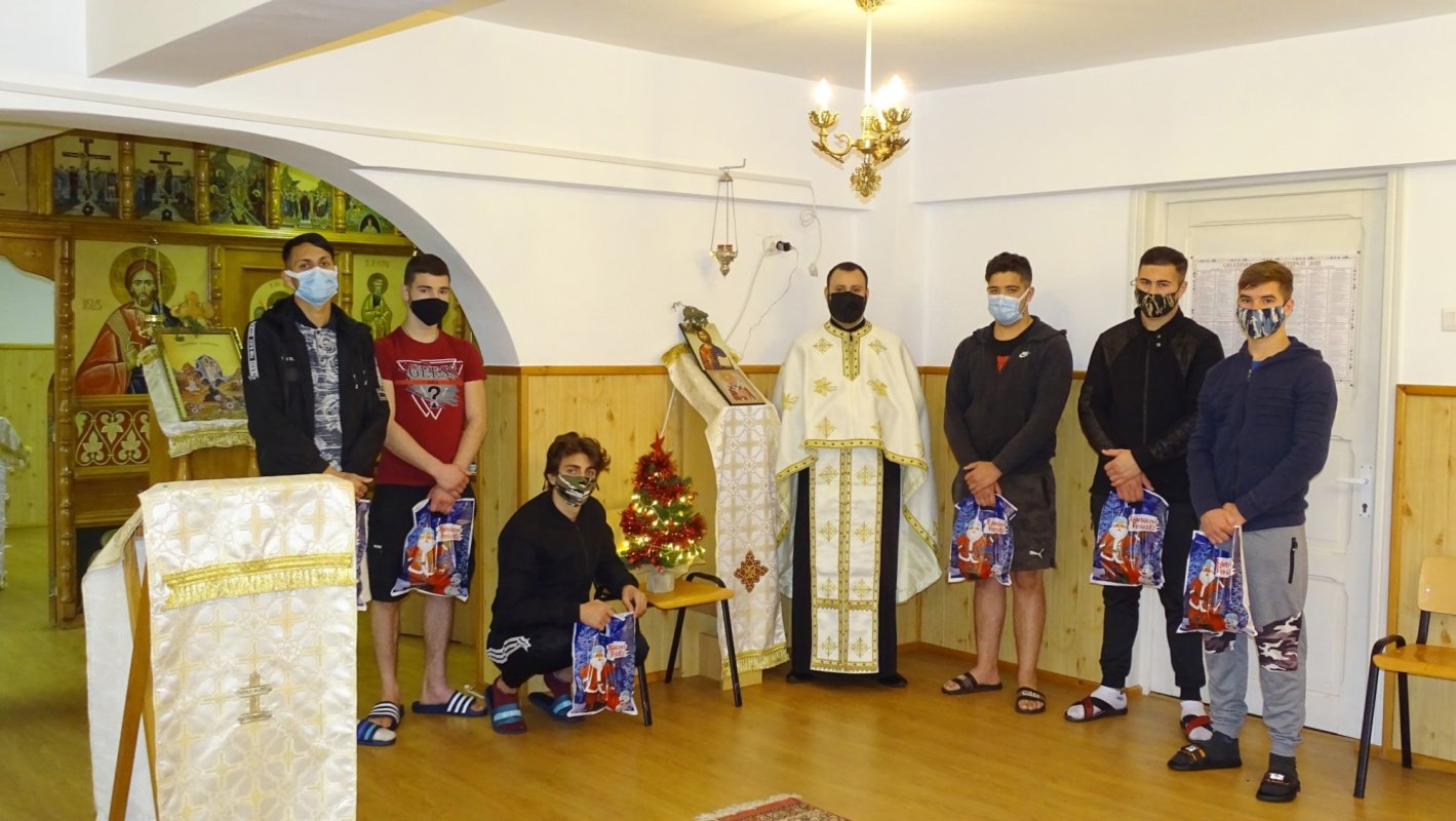 Daruri pentru cei 230 de tineri din Penitenciarul Tichileşti 195657