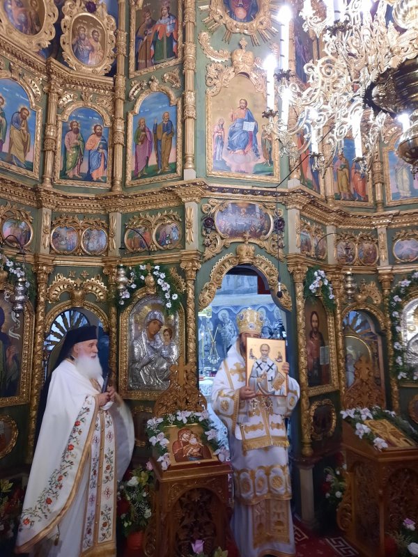 Arhiepiscopul Mirelor Lichiei cinstit la Mănăstirea Coșula din județul Botoșani 195825