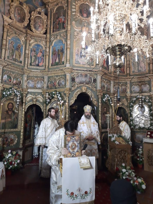 Arhiepiscopul Mirelor Lichiei cinstit la Mănăstirea Coșula din județul Botoșani 195827