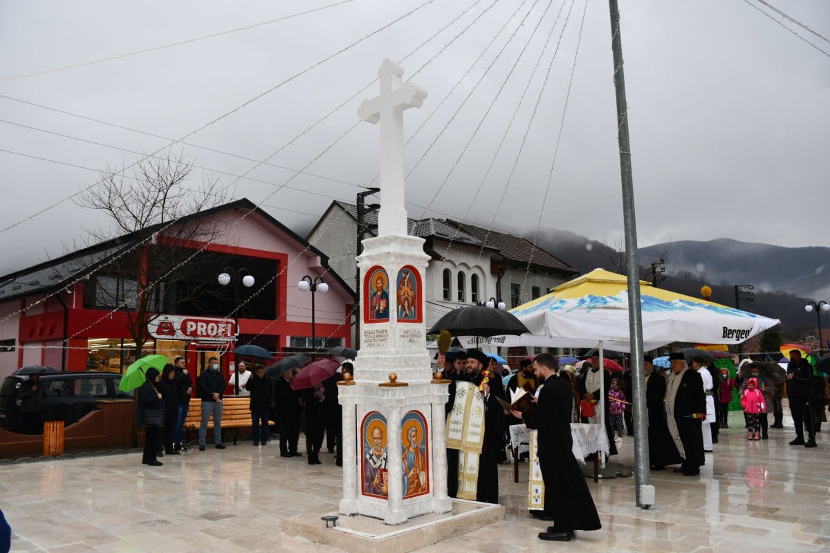 Binecuvântare arhierească în Parohia Mehadia 195860