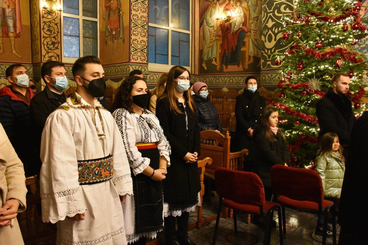 Binecuvântare arhierească pentru familiile care s-au cununat în bisericile clujene 196066