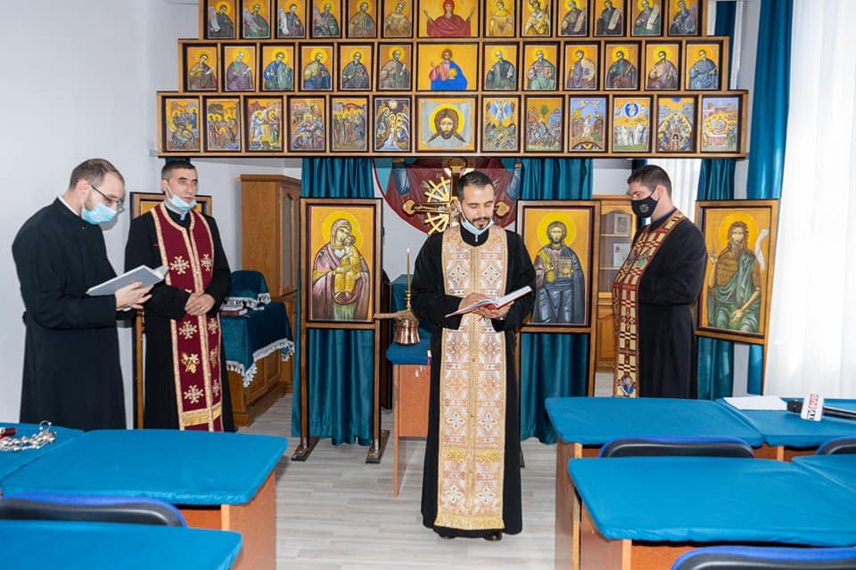 Clasă de muzică bisericească la Liceul Teologic Ortodox din Târgu Jiu 196012