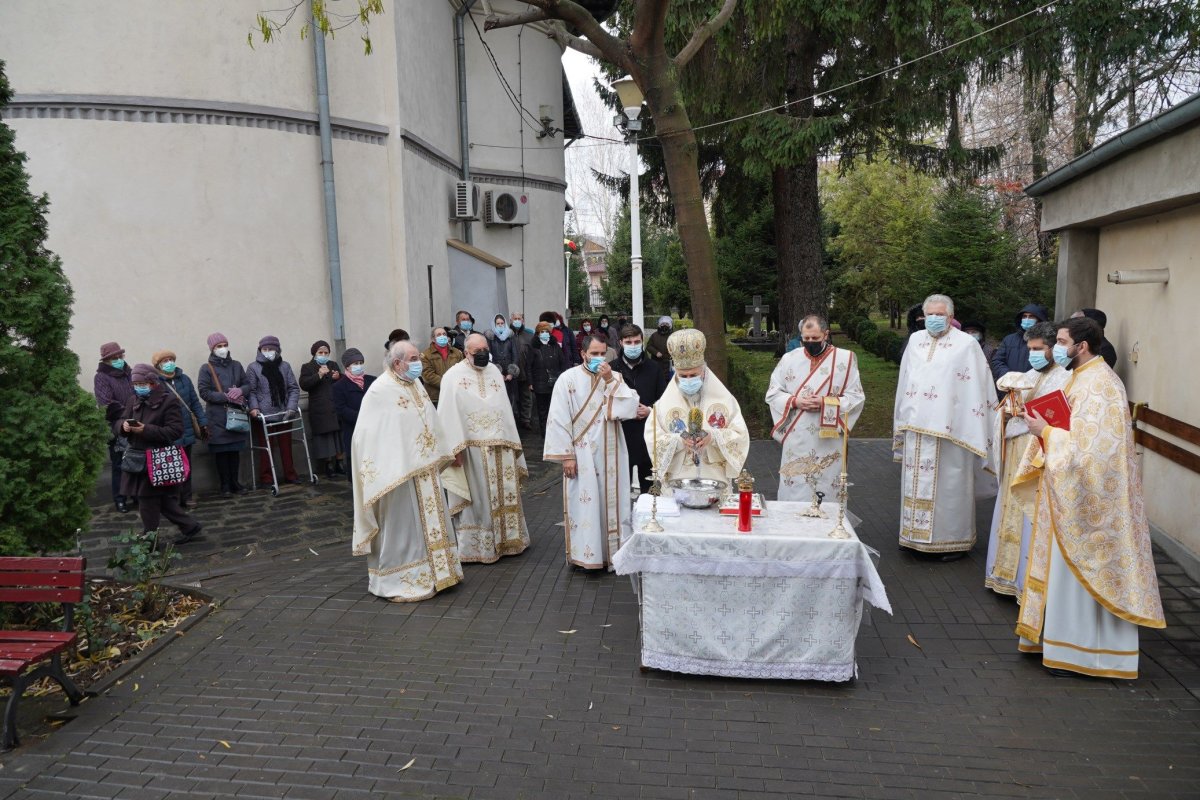 Sfinţirea Capelei mortuare din Parohia „Sfântul Spiridon”, Galaţi 196068