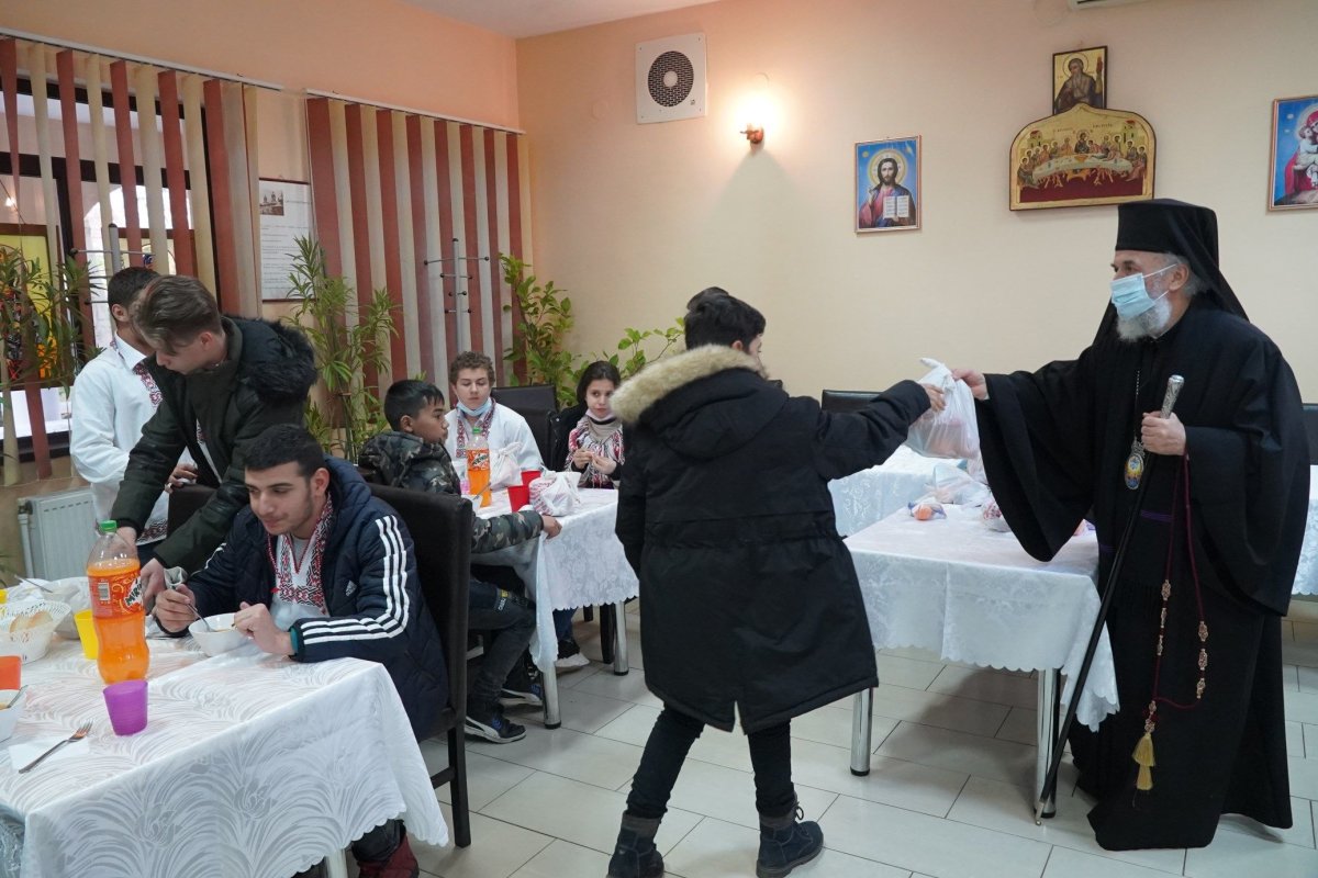 Sfinţirea Capelei mortuare din Parohia „Sfântul Spiridon”, Galaţi 196078