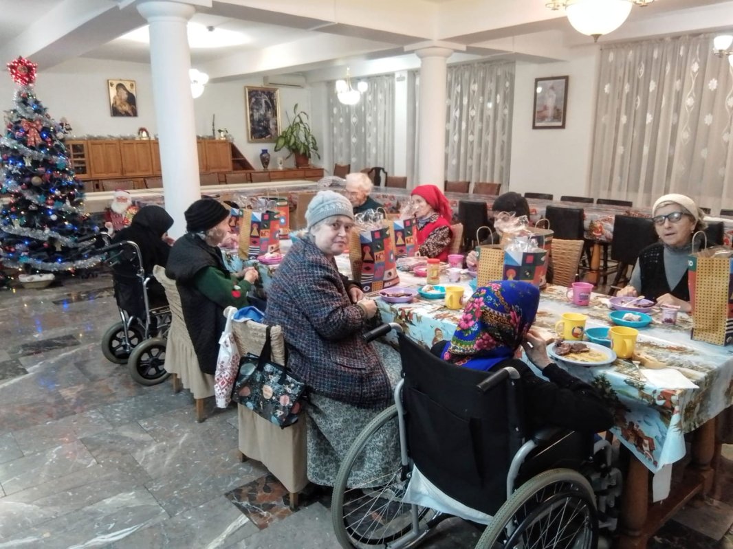 Sprijin pentru vârstnici de la parohii din Protoieria Sector 2 Capitală 196036