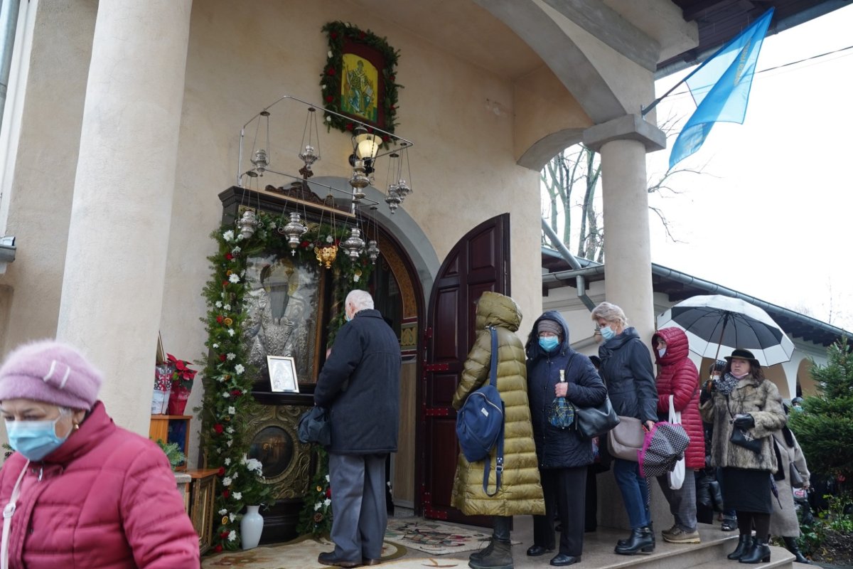 Cinstirea Sfântului Spiridon la biserica sa din Galaţi 196298