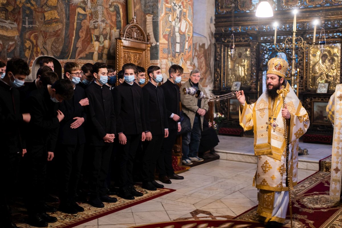 Seminarul Teologic Liceal Ortodox „Mitropolitul Dosoftei” din Suceava și-a cinstit ocrotitorul 196500