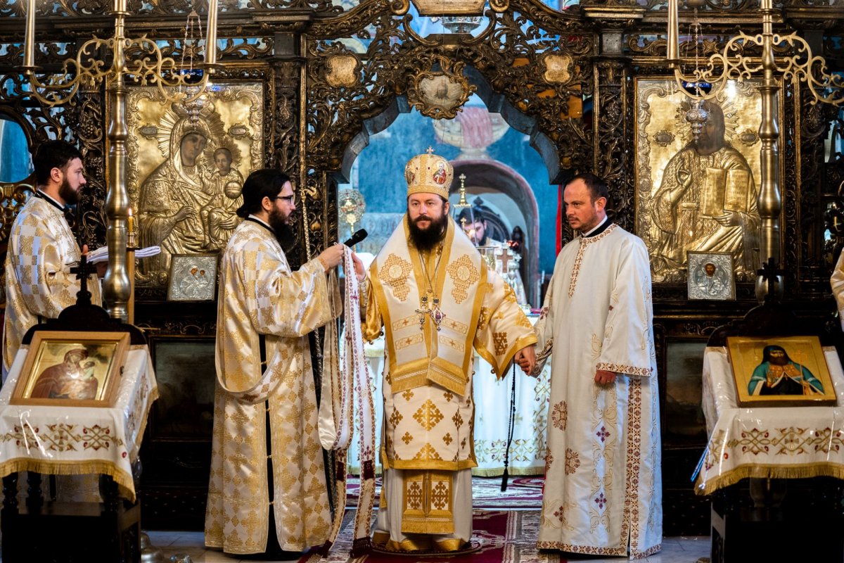 Seminarul Teologic Liceal Ortodox „Mitropolitul Dosoftei” din Suceava și-a cinstit ocrotitorul 196513