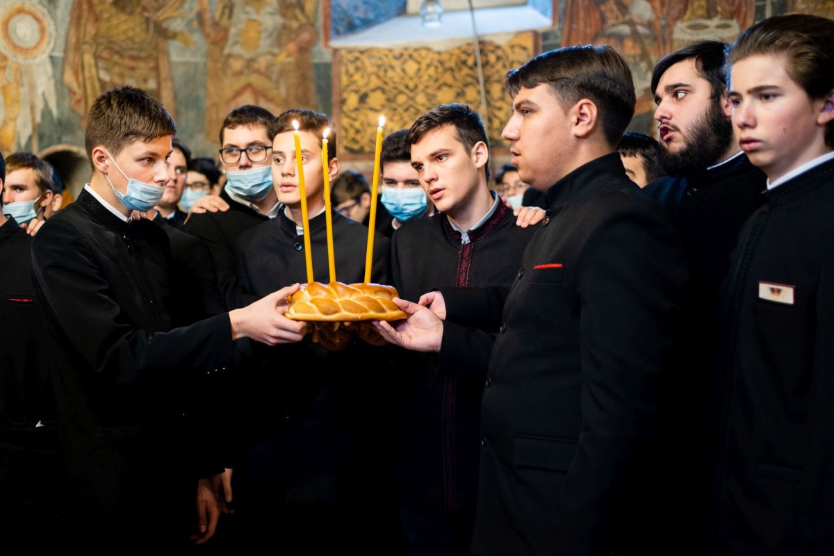 Seminarul Teologic Liceal Ortodox „Mitropolitul Dosoftei” din Suceava și-a cinstit ocrotitorul 196516