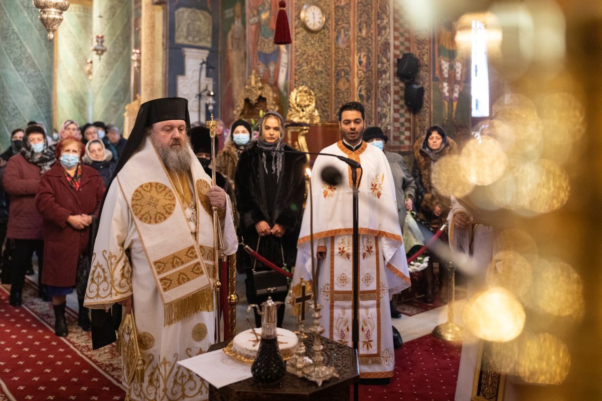 Artiştii români pomeniţi la Mănăstirea Radu Vodă 196628