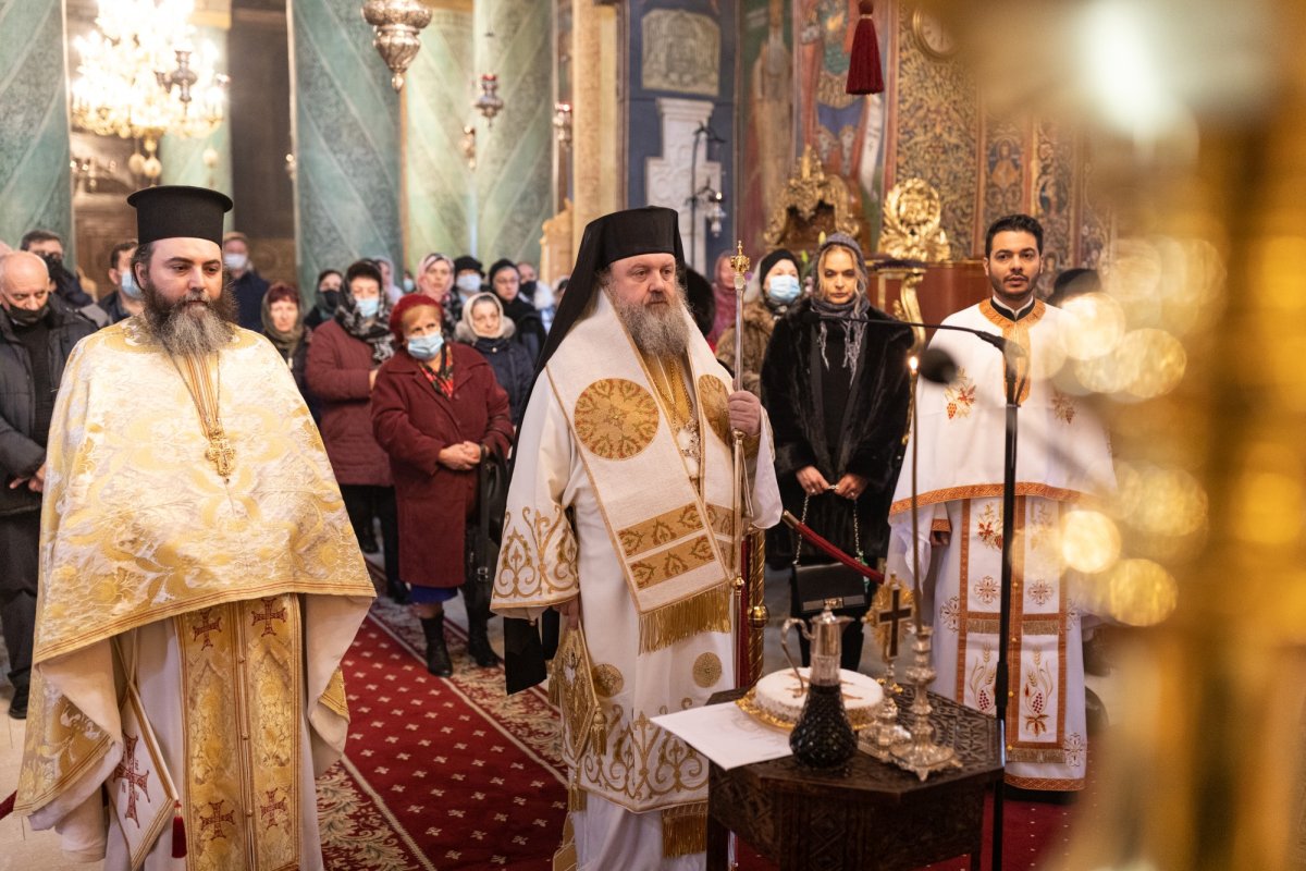 Artiştii români pomeniţi la Mănăstirea Radu Vodă 196629