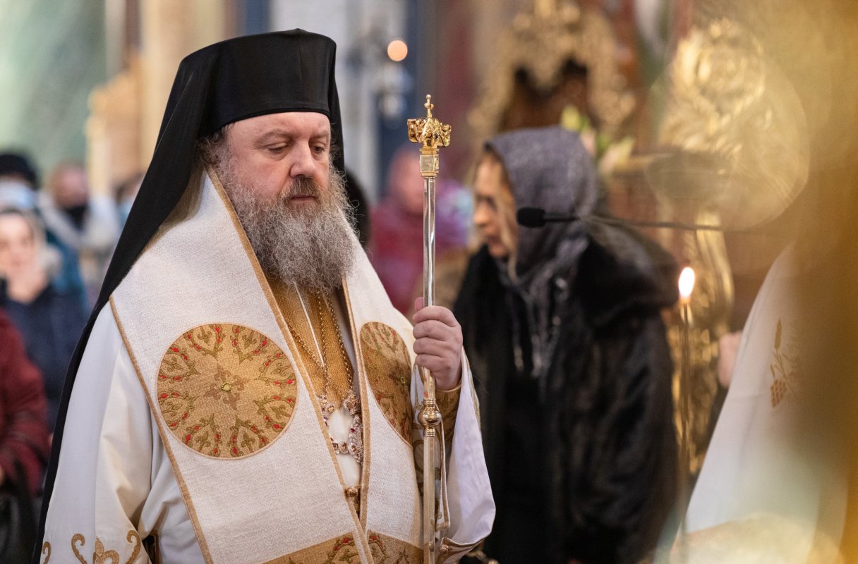 Artiştii români pomeniţi la Mănăstirea Radu Vodă 196631