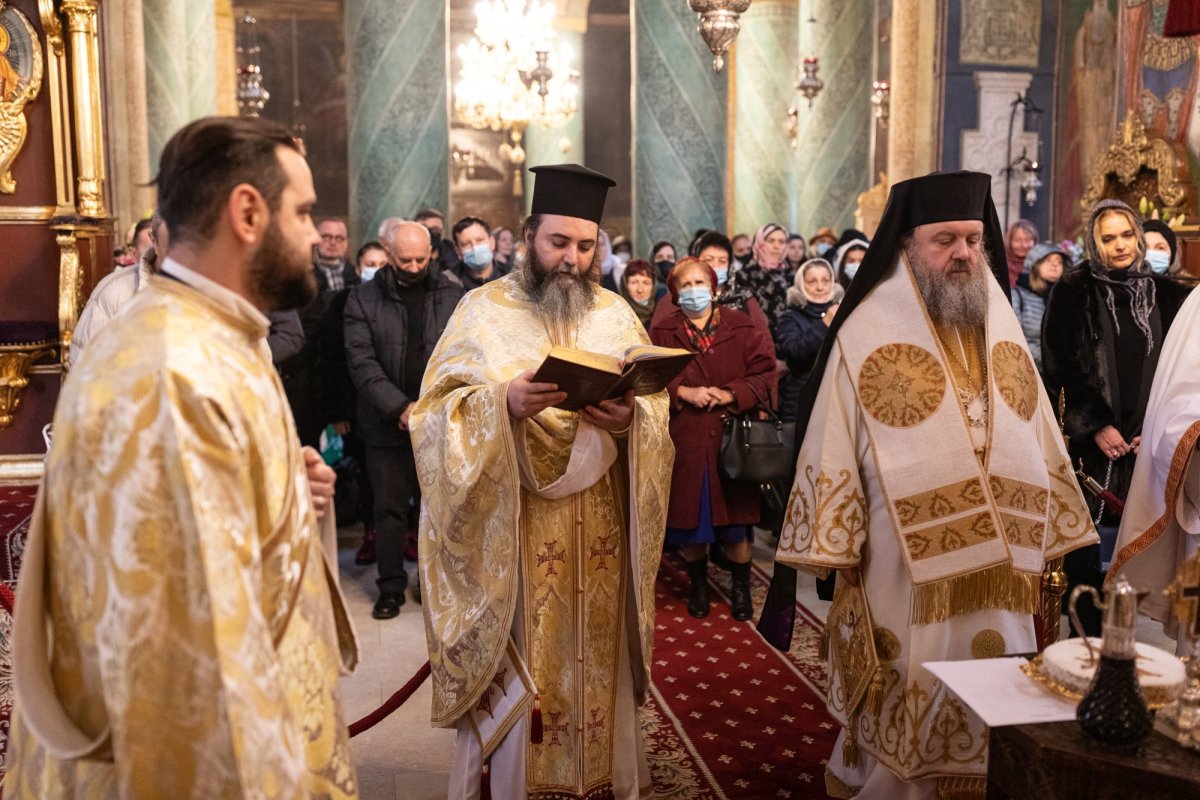 Artiştii români pomeniţi la Mănăstirea Radu Vodă 196637