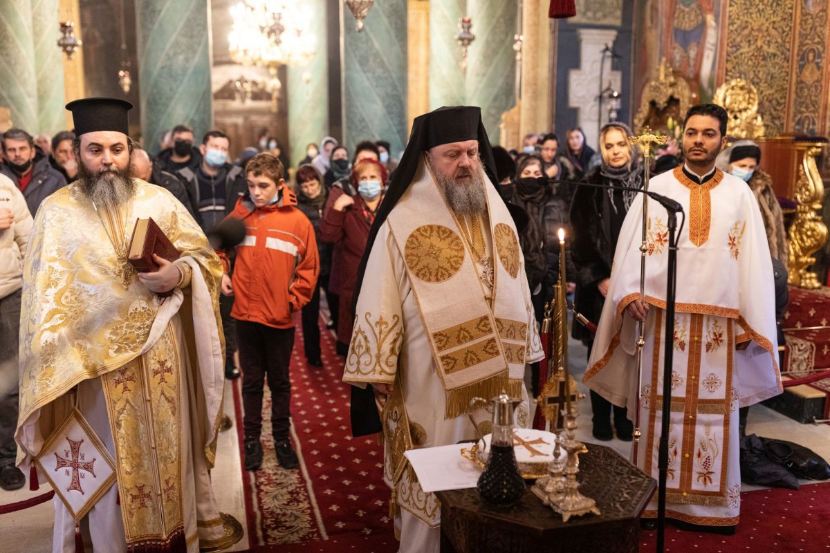 Artiştii români pomeniţi la Mănăstirea Radu Vodă 196639