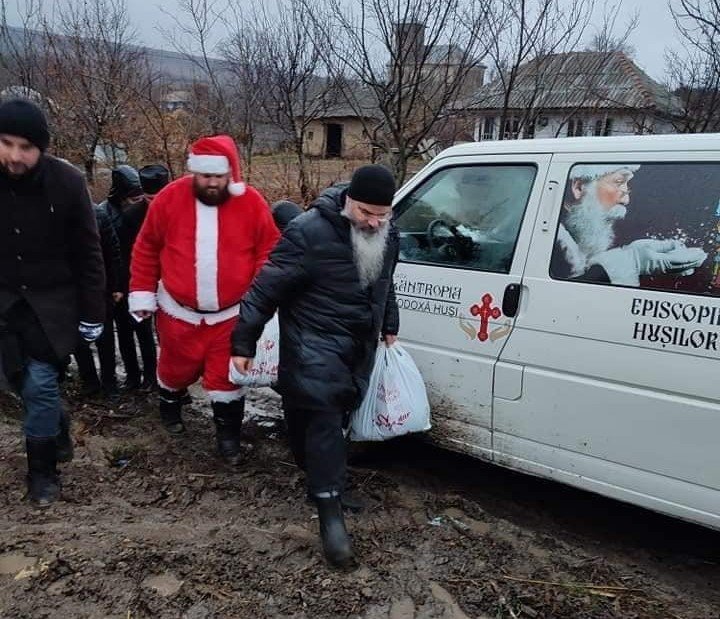 Caravana „Dar de Crăciun” a ajuns la copiii din satele Protopopiatului Vaslui 196524