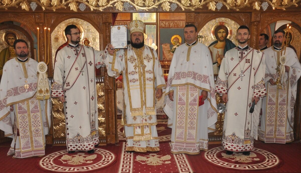 Slujbă de reîntemeiere a Sfintei Mese în Parohia Dobrin, Sălaj 196527