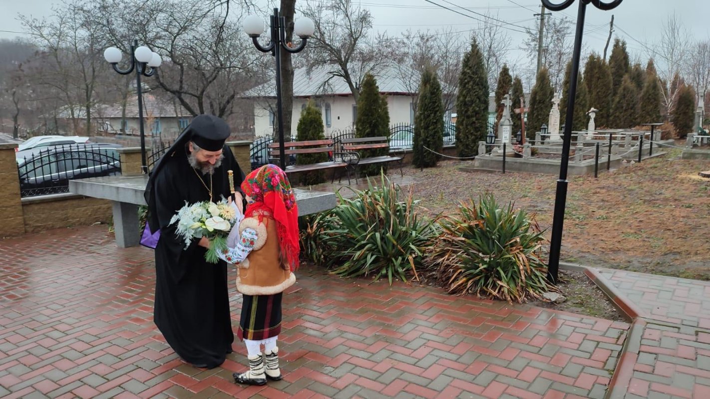 Slujiri arhierești în județul Botoșani, în parohiile Mihai Viteazul și Rediu 196610