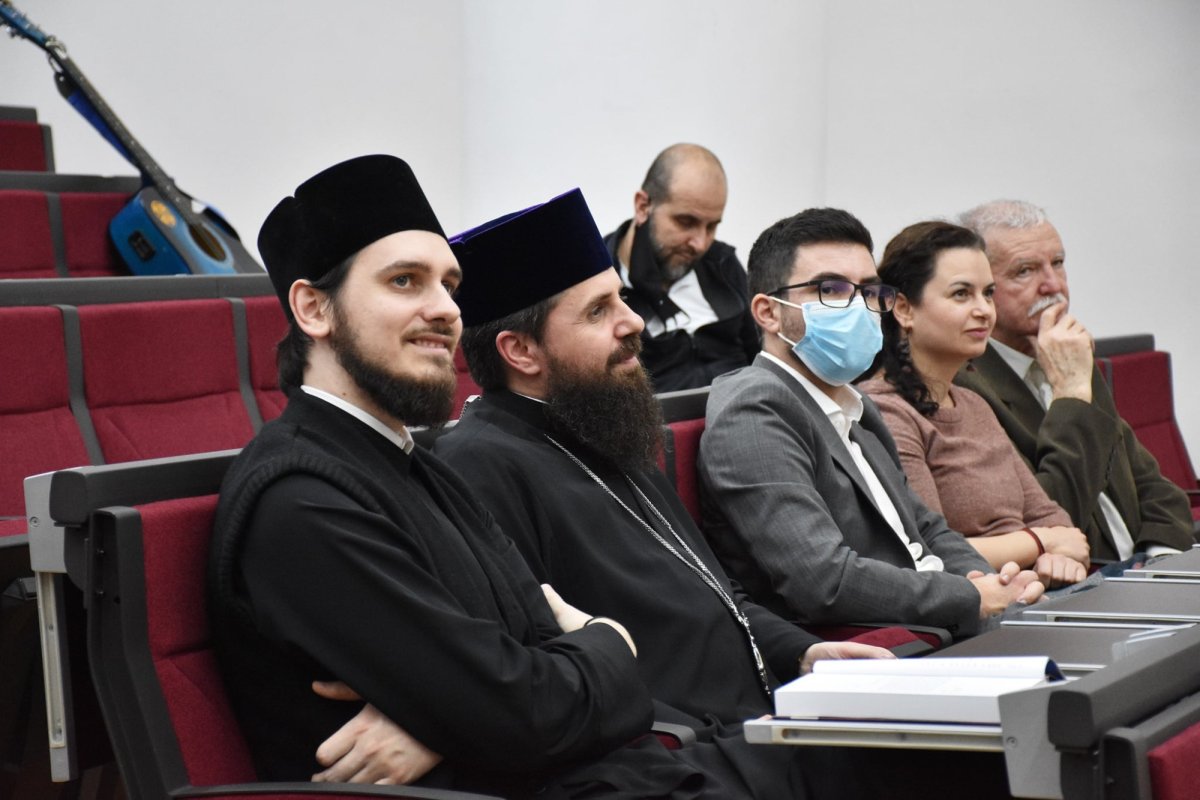 Festivalul-concurs de colinde și obiceiuri de Crăciun „Mare-i seara de-astă seară!“ 196706