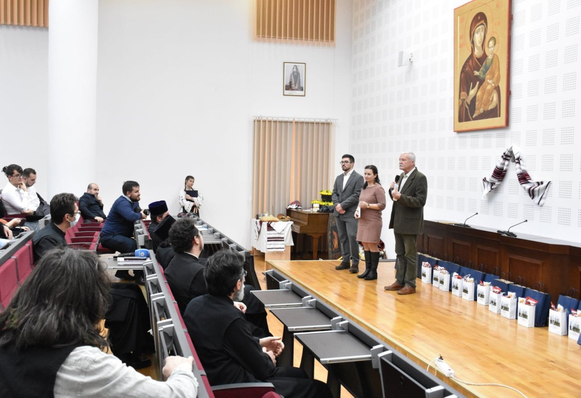 Festivalul-concurs de colinde și obiceiuri de Crăciun „Mare-i seara de-astă seară!“ 196708