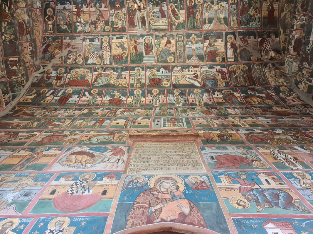 Măiastra mănăstire albastră 196786