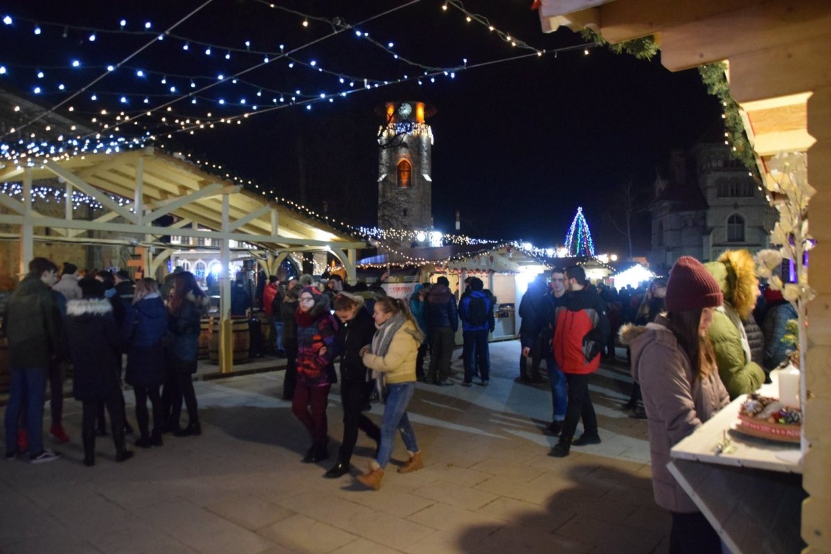Târg de Crăciun la Piatra Neamț 196856
