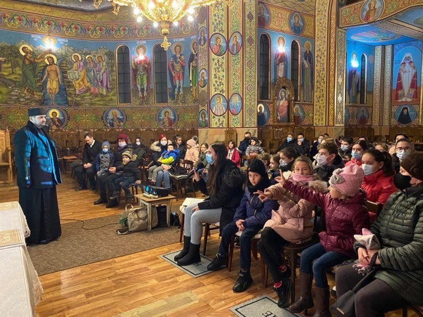 Seară de poveste în așteptarea Nașterii Domnului la Târgu Mureș 197152