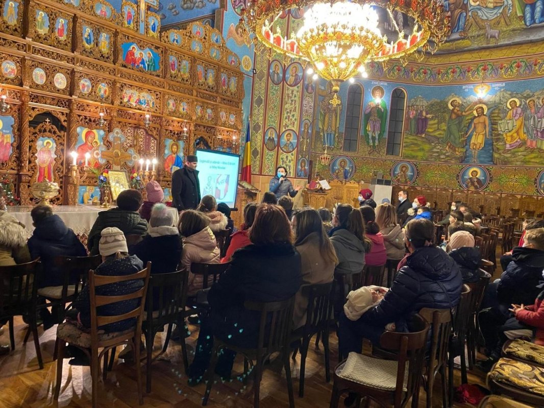 Seară de poveste în așteptarea Nașterii Domnului la Târgu Mureș 197153