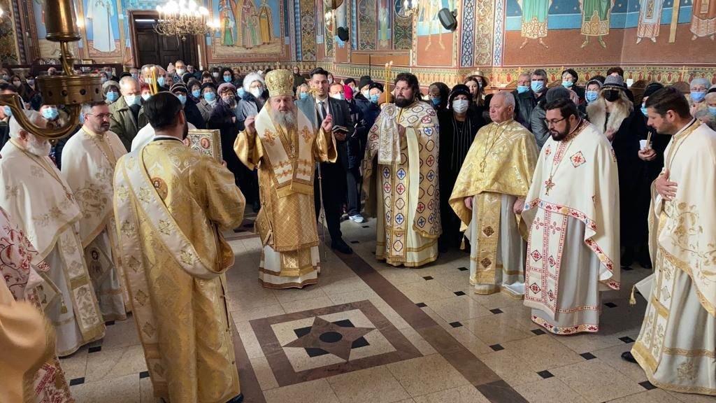 Binecuvântare arhierească şi slujbă de pomenire la Urlaţi 197419