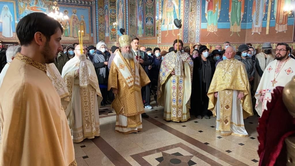 Binecuvântare arhierească şi slujbă de pomenire la Urlaţi 197423