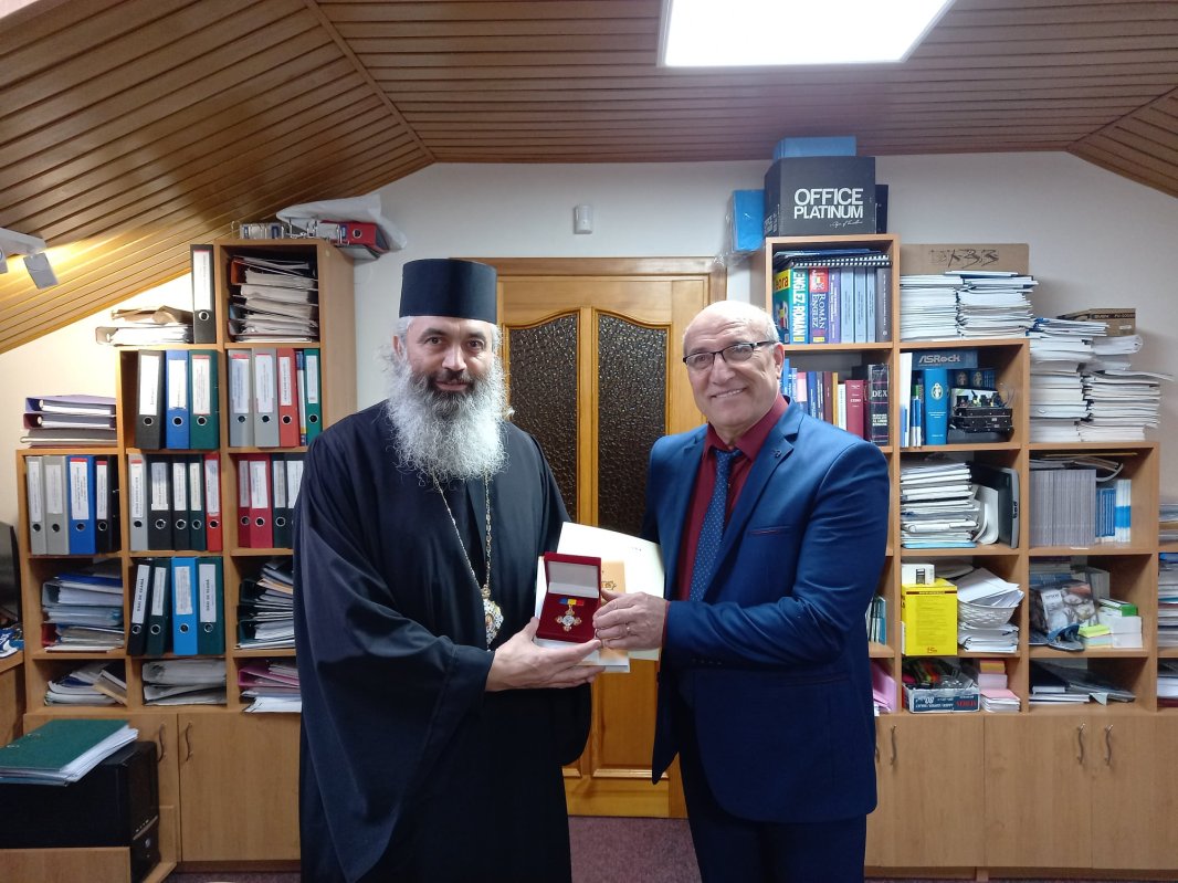 PS Antonie a gratificat avocaţii care au apărat interesele legitime ale Mitropoliei Basarabiei 197427