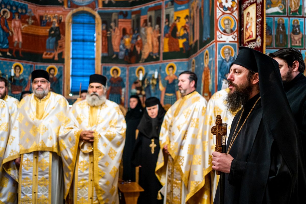 Sfântul Daniil Sihastrul cinstit la Mănăstirea Voroneț 197405