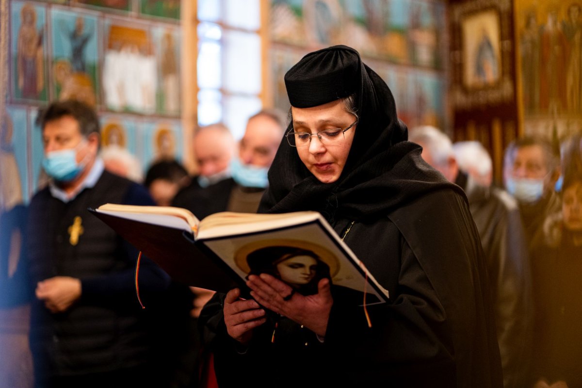 Sfântul Daniil Sihastrul cinstit la Mănăstirea Voroneț 197409