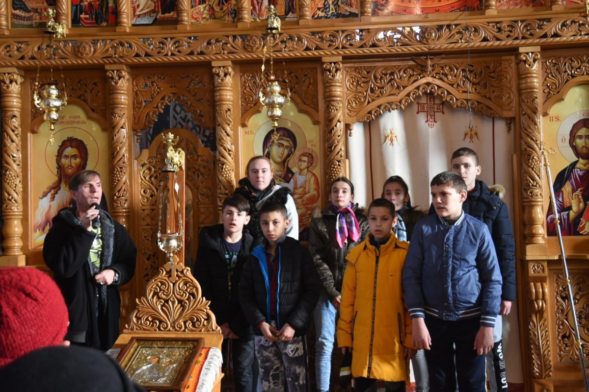 Slujbă arhierească la Biserica „Sfântul Ilie” din Drobeta-Turnu Severin 197493