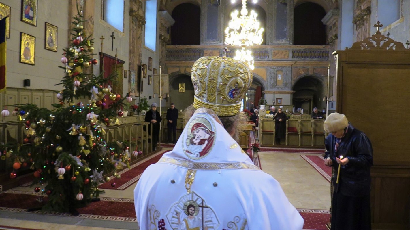 Slujire arhierească la Catedrala Episcopală din Giula, Ungaria, în Duminica dinaintea Nașterii Domnului 197448