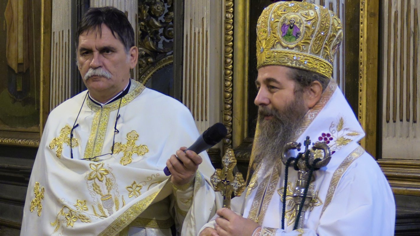 Slujire arhierească la Catedrala Episcopală din Giula, Ungaria, în Duminica dinaintea Nașterii Domnului 197449