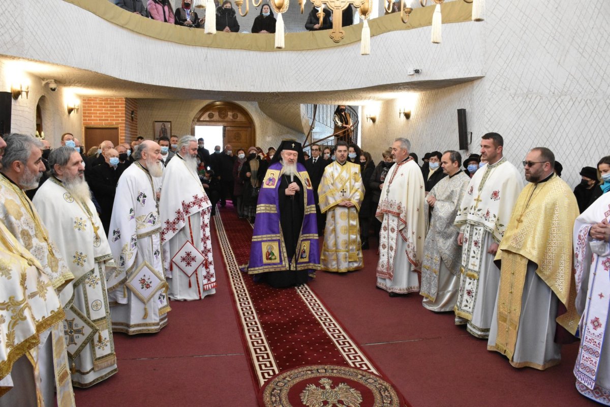 Sărbătoare în Parohia „Soborul Maicii Domnului” din cartierul clujean Făget 197561