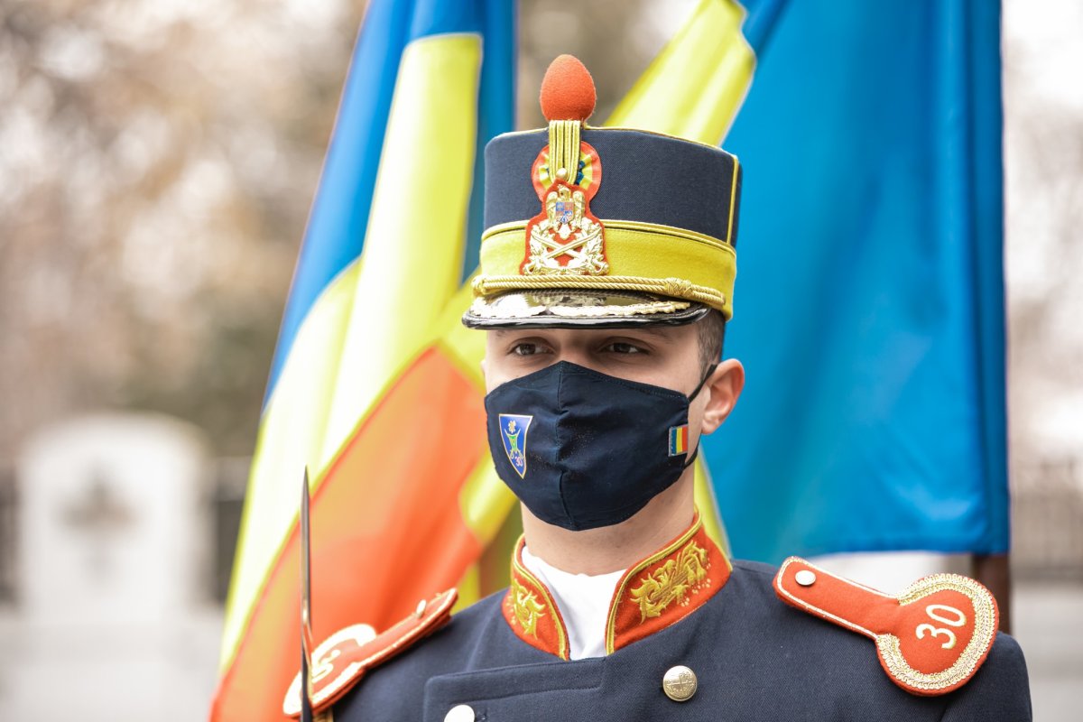 Comemorarea eroilor revoluţiei în cimitirul lor din Capitală 197732