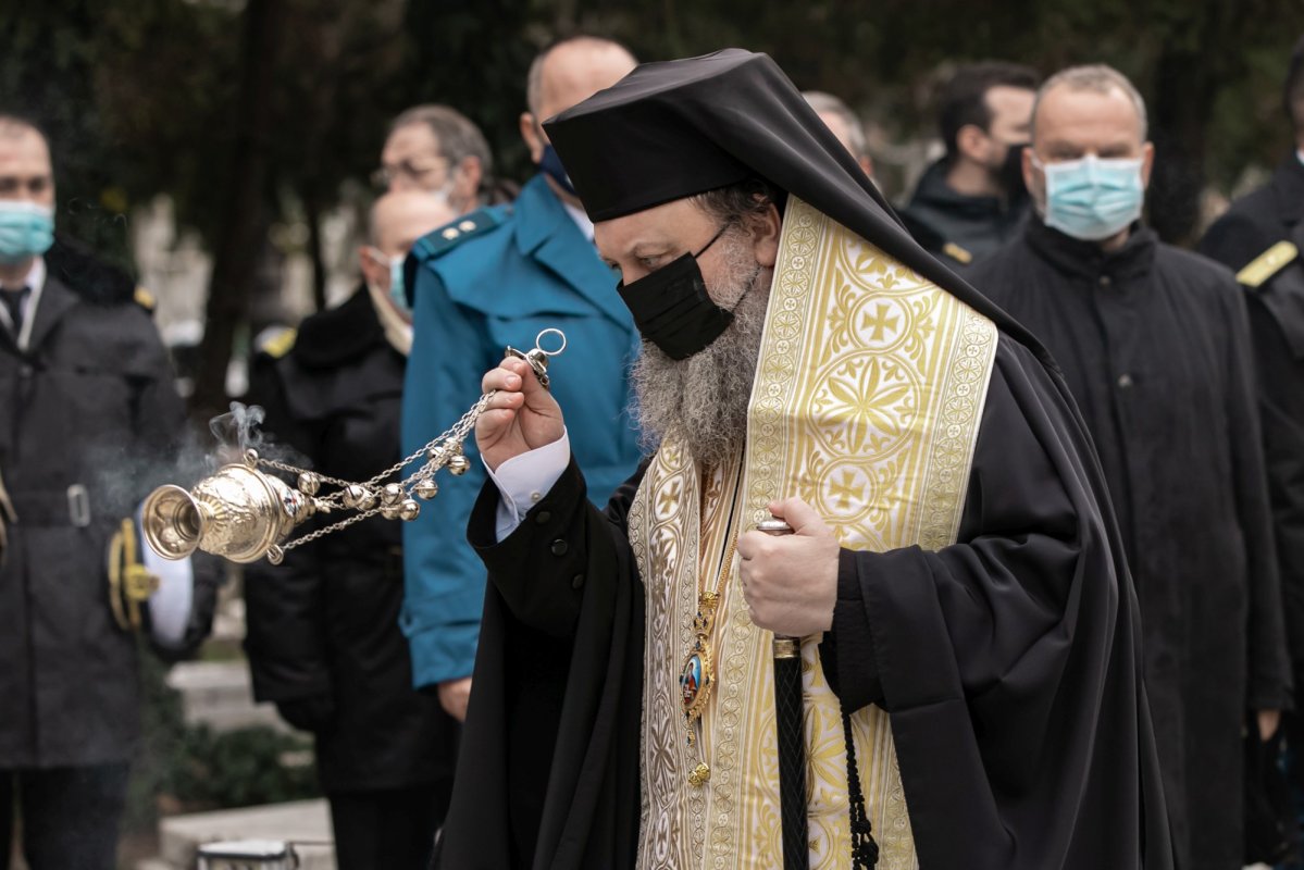 Comemorarea eroilor revoluţiei în cimitirul lor din Capitală 197739