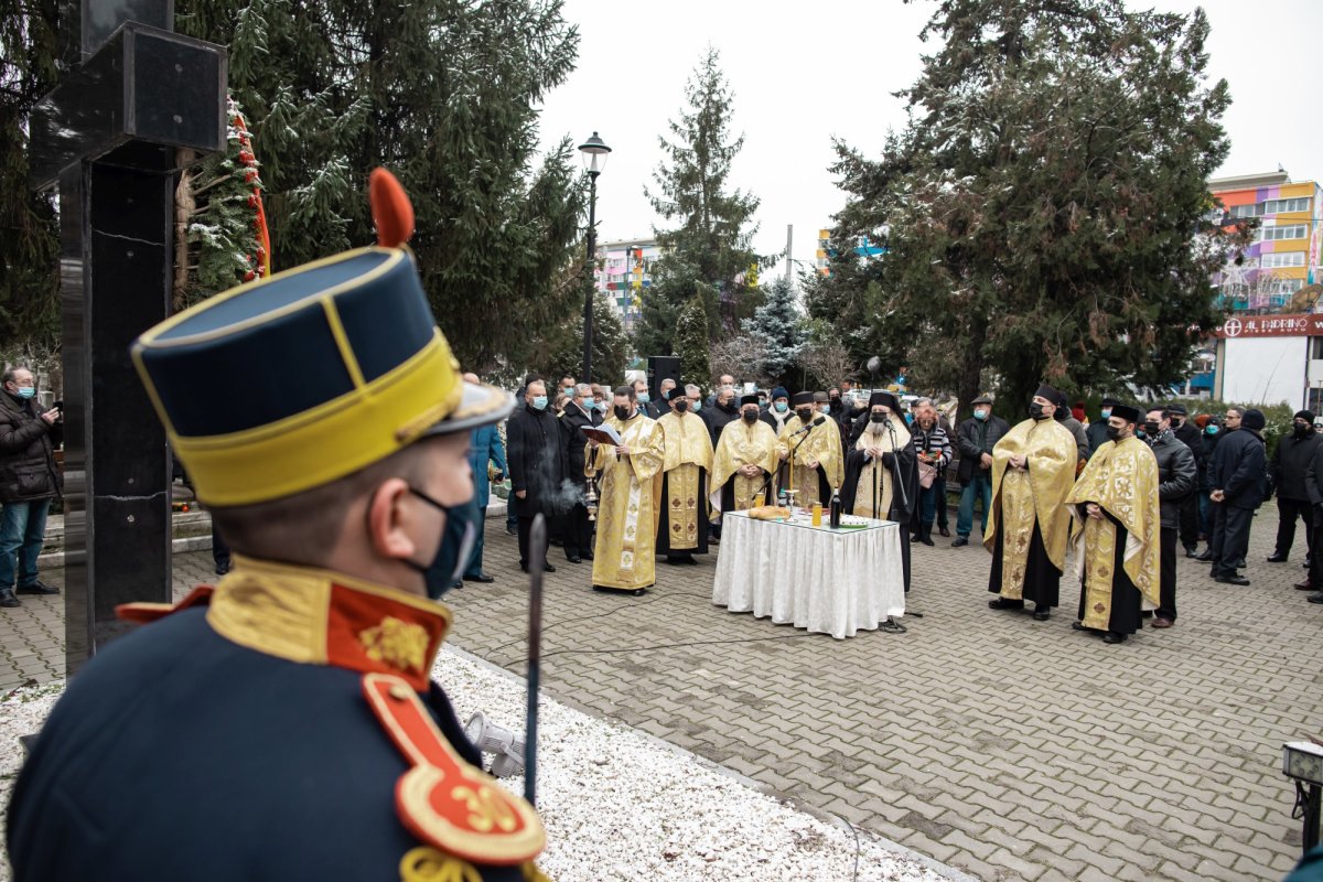 Comemorarea eroilor revoluţiei în cimitirul lor din Capitală 197744