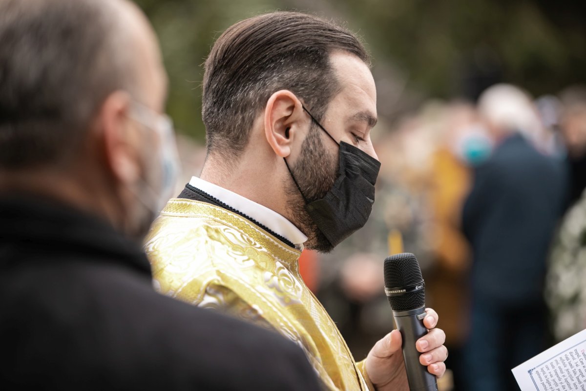 Comemorarea eroilor revoluţiei în cimitirul lor din Capitală 197747