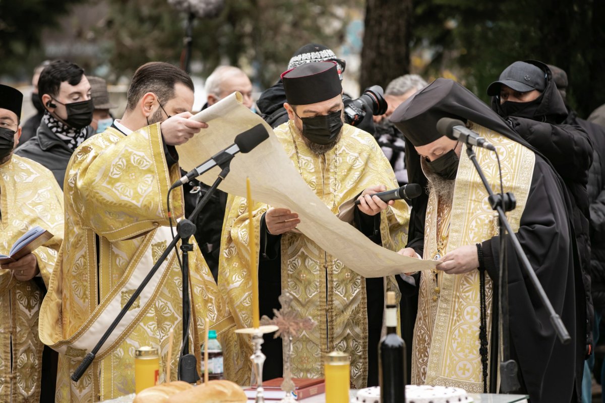 Comemorarea eroilor revoluţiei în cimitirul lor din Capitală 197749