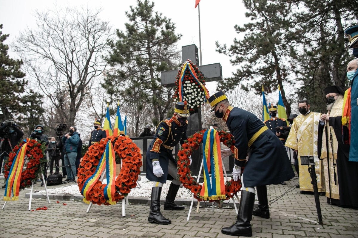 Comemorarea eroilor revoluţiei în cimitirul lor din Capitală 197758