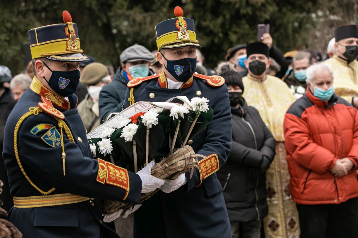 Comemorarea eroilor revoluţiei în cimitirul lor din Capitală 197759
