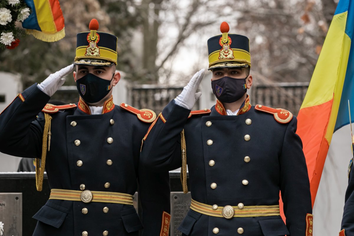 Comemorarea eroilor revoluţiei în cimitirul lor din Capitală 197760